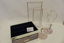 Stackers Jewellery Hangers & Boxes (K9)