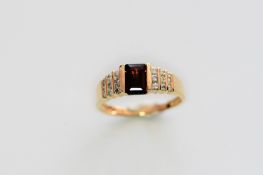 Gold Diamond & Garnet Ring