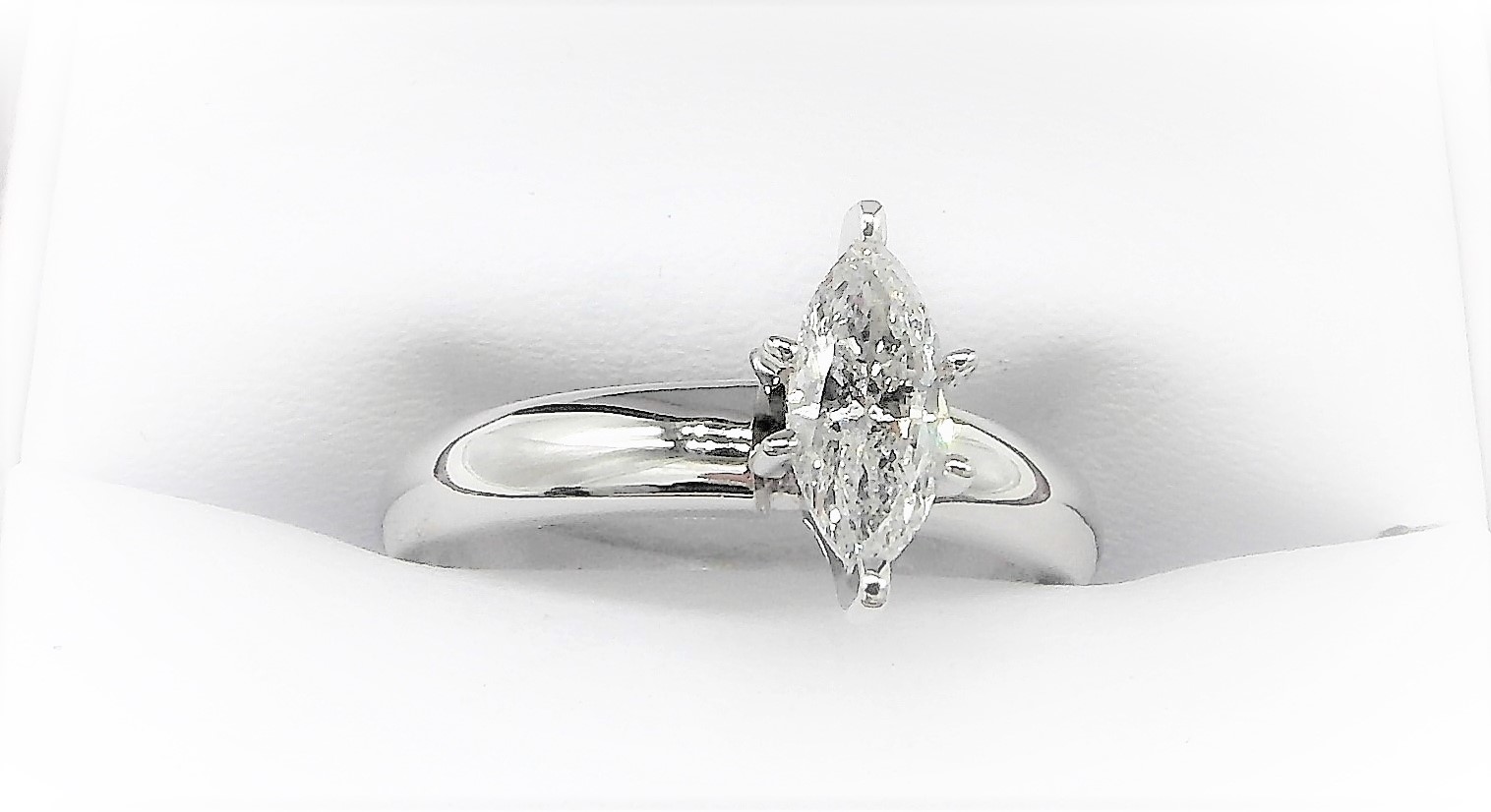 18Ct White Gold Diamond Solitaire Ring 0.60 Ctw - Image 4 of 6