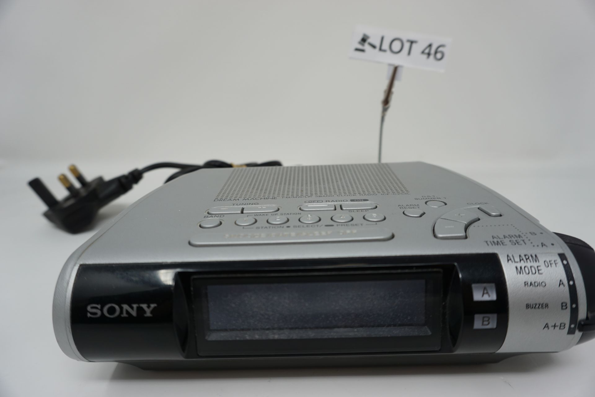 RRP £89 Sony ICF-C253L Clock radio with digital wavebands