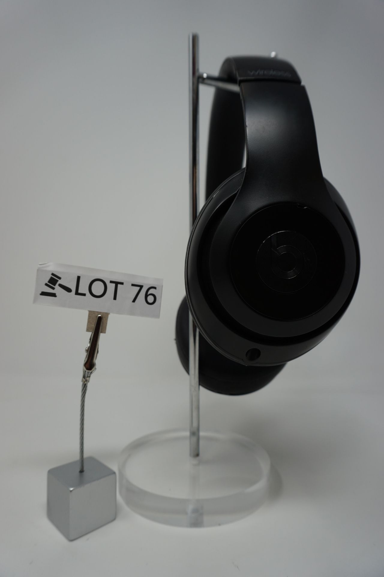 RRP £189.99 Beats Studio 2 Wireless Over-Ear Headphones - BLACK - Image 2 of 2