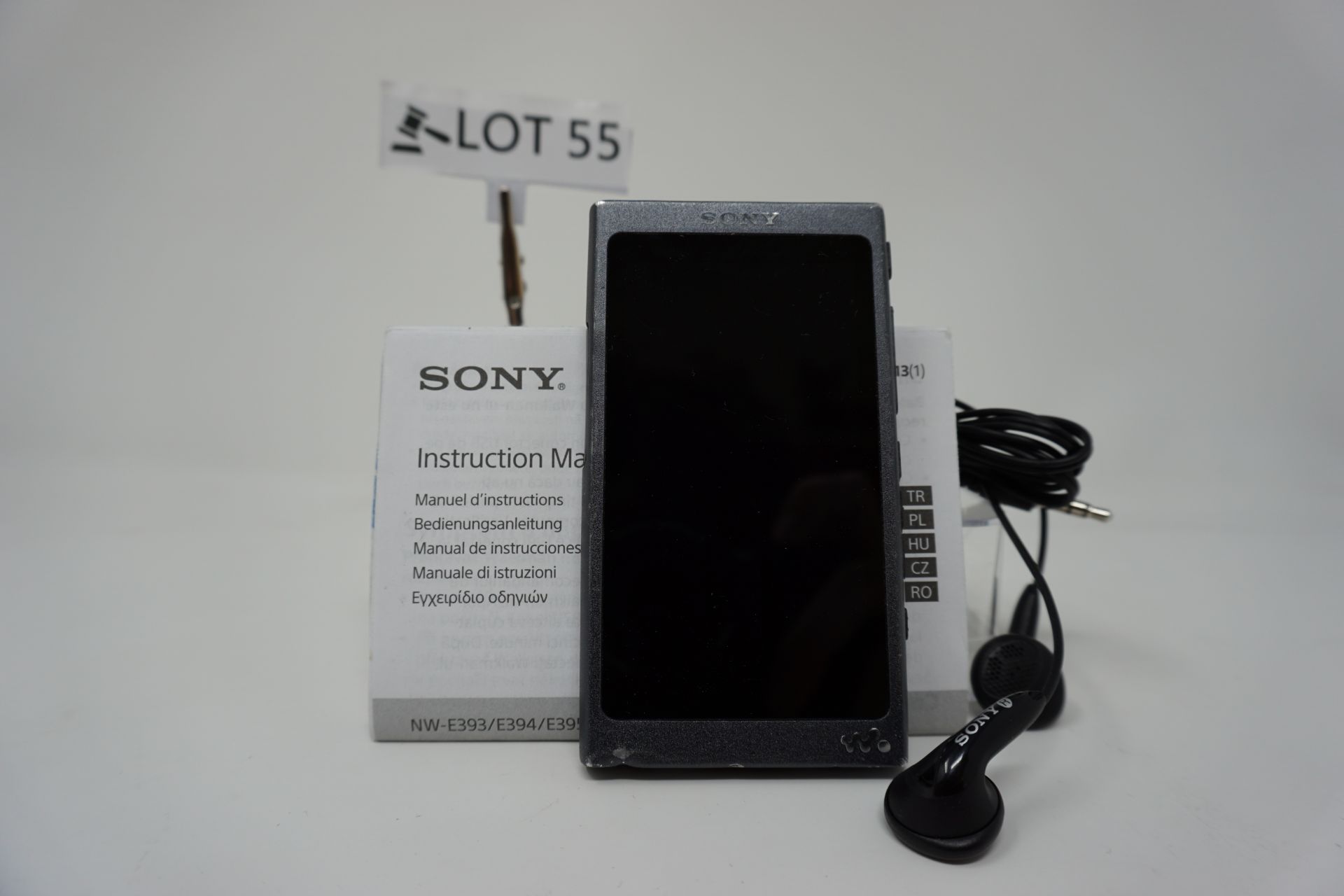 RRP £179.99 Sony NW-A55L 16GB Walkman Digital Music Player with Touch Screen - Image 2 of 2