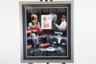 Lewis Hamilton Framed Signature Presentation - Image 2 of 2