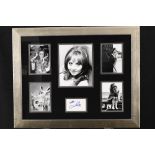 Lulu Framed Signature Presentation