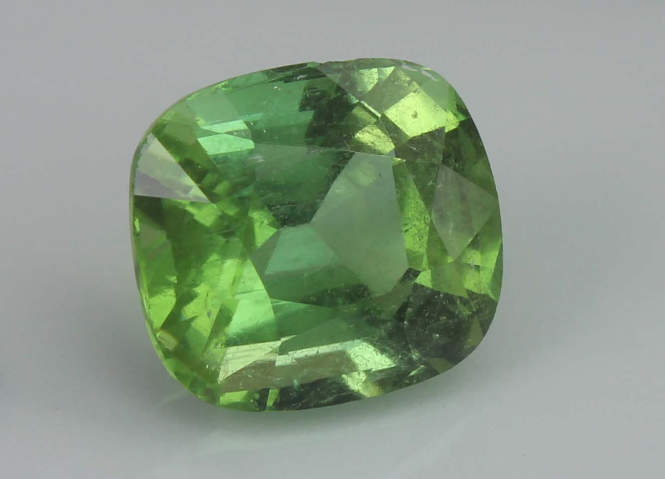 Green "Paraiba"- Tourmaline, 4.77 Ct - Image 3 of 5