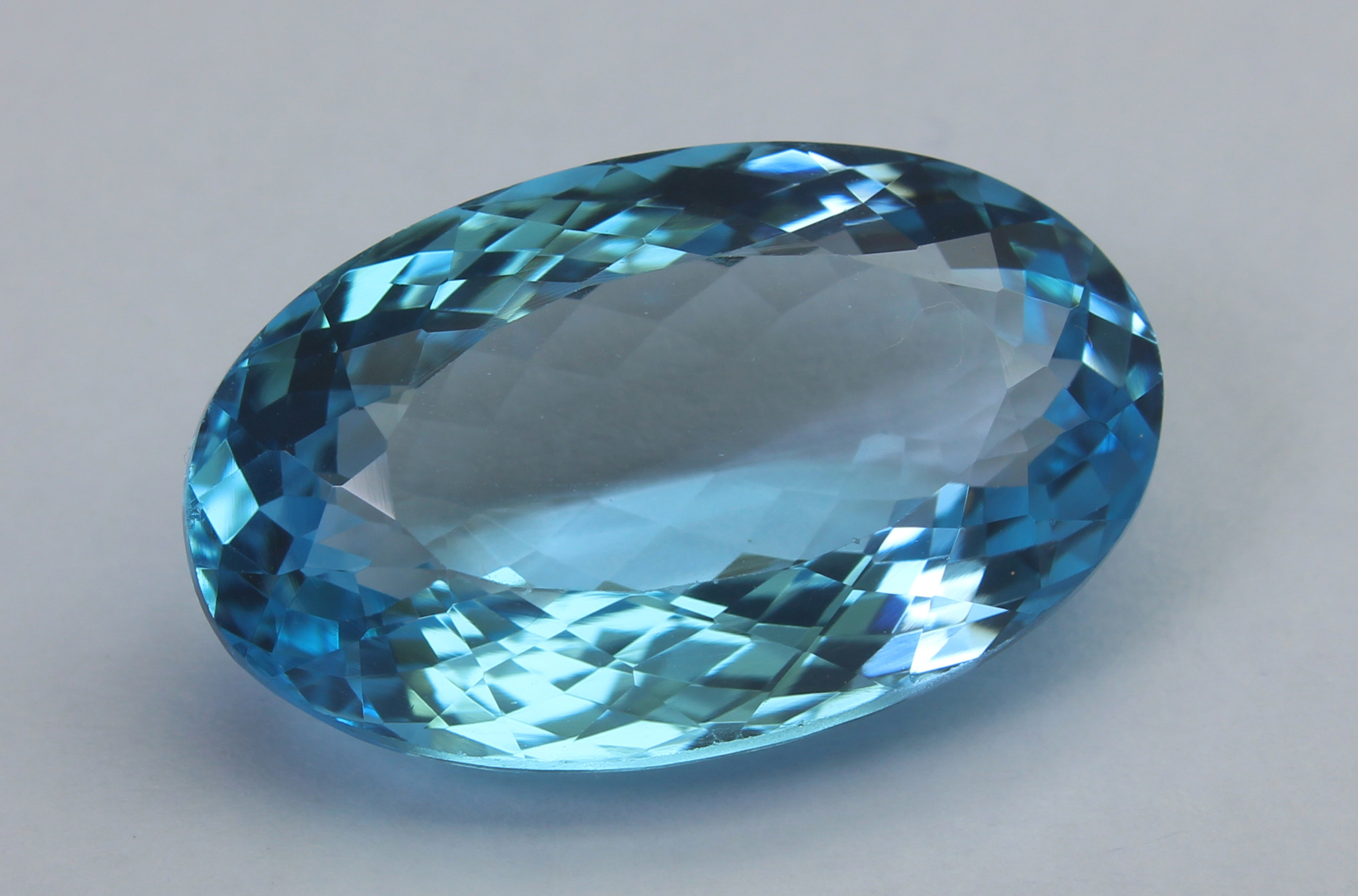 Blue Topaz, 19.25 Ct - Image 2 of 5