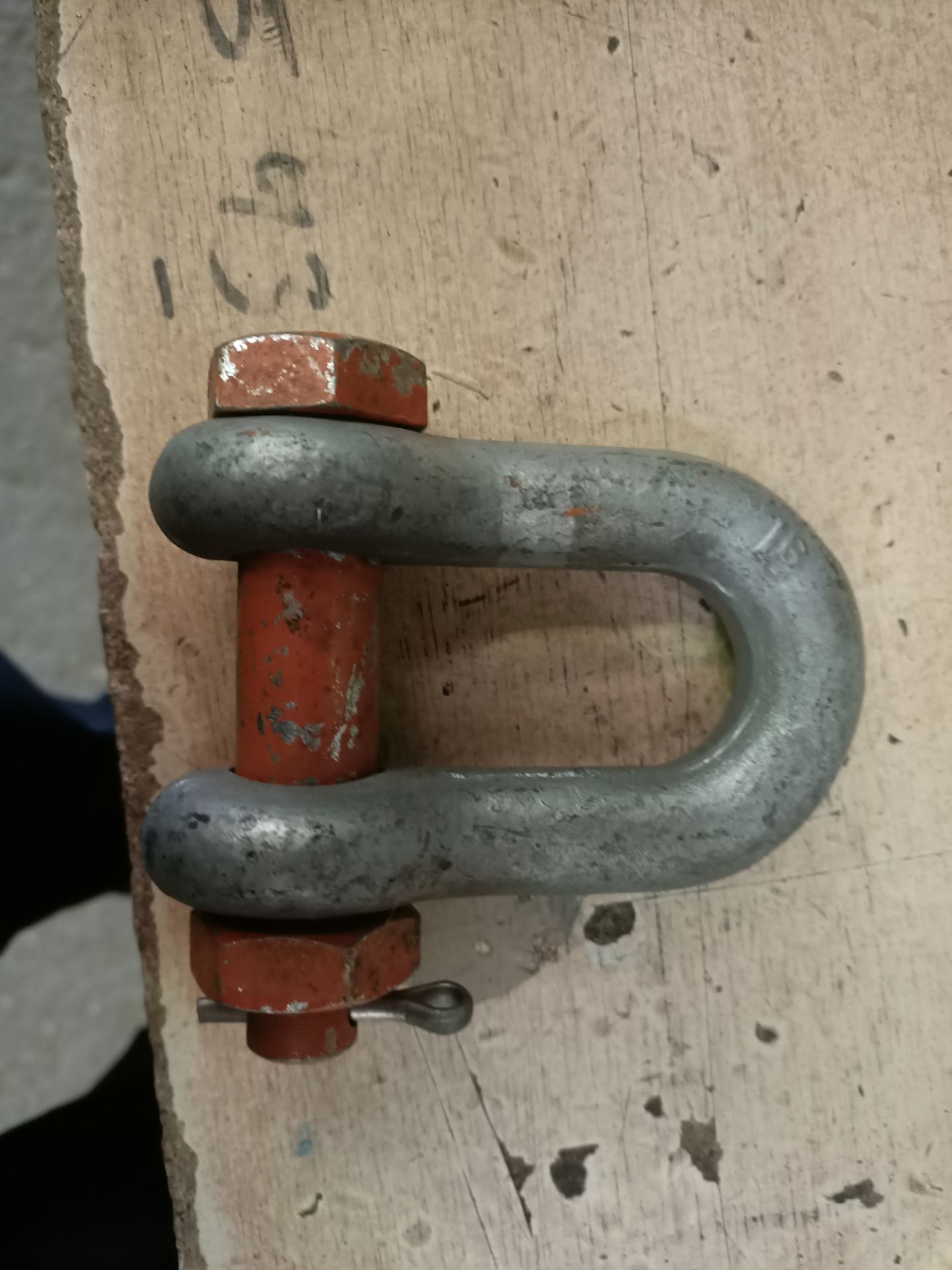 12 x 9.5 ton orange pin safety dee shackles (opsad9.5)