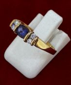 9ct (375) Yellow Gold Blue & White Stone Dress Ring