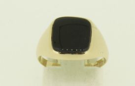 9ct (375) Black Onyx Signet Ring