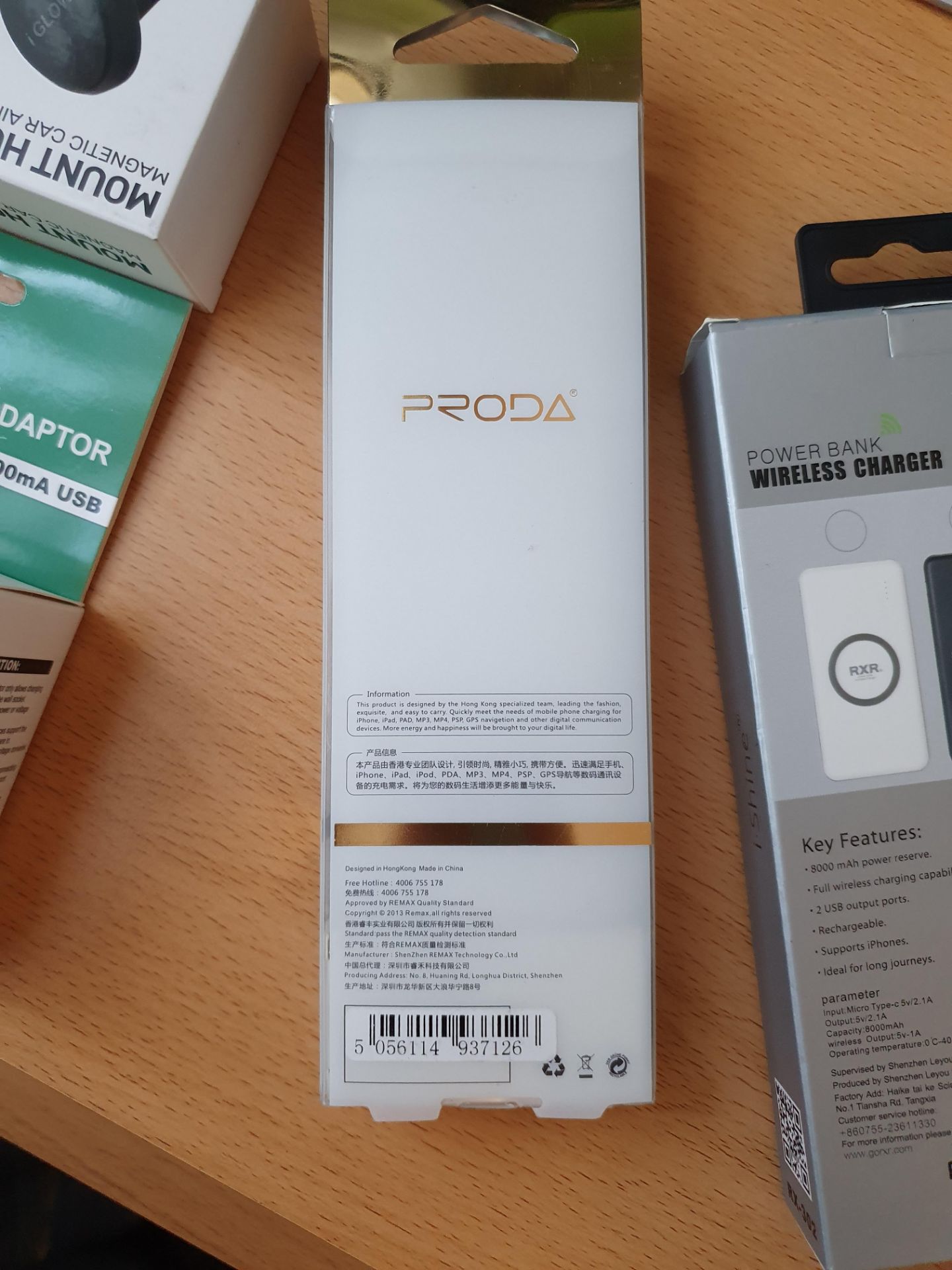 new mix items 8000mah power bank with wireless charging etc rrp£150 - Image 4 of 5
