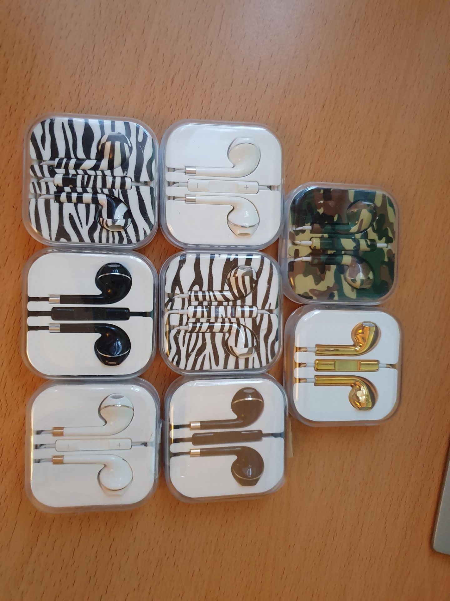 8 x mix styles high quality earphones with volume control and mic rrp£40