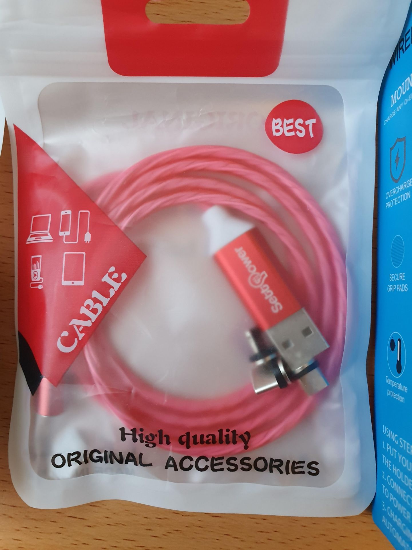 new mix items wireless car charger, 3 in 1 data charging cables rrp £50 - Image 2 of 4