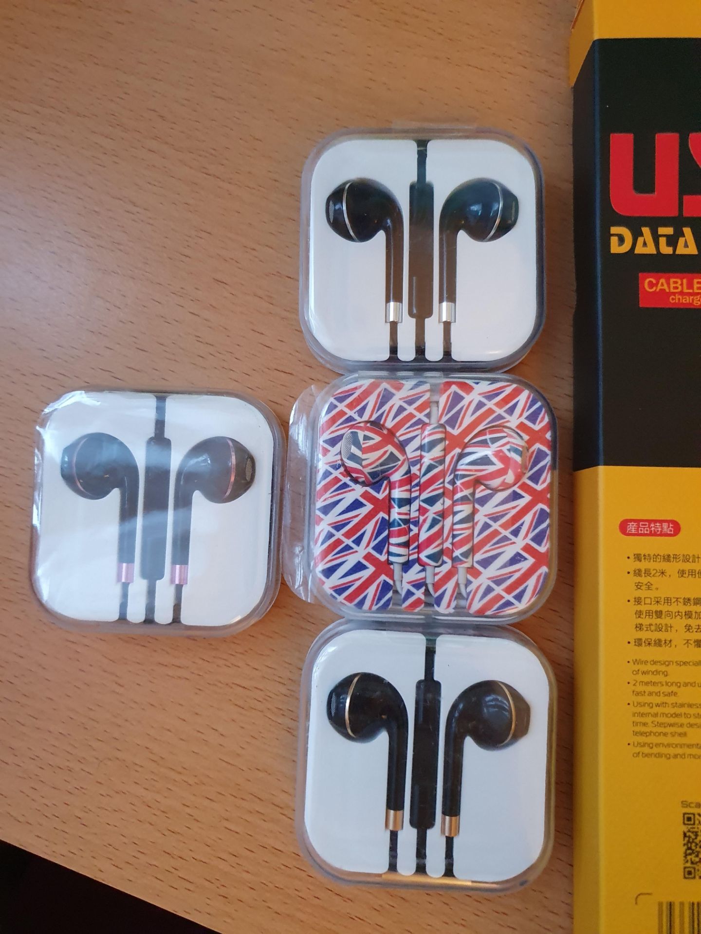 mix items fast iphone 2m cable & high quality earphones rrp£50 - Image 3 of 3