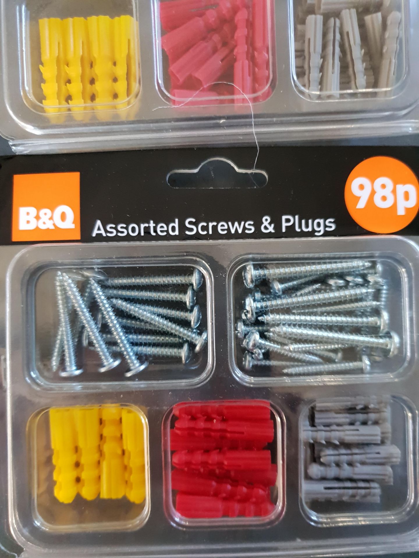 40 packs - plugs and screws - Image 2 of 2