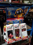 10 Items Ð 8 X Red5 RC Wall Rider & 2 X Tobbie The Robot