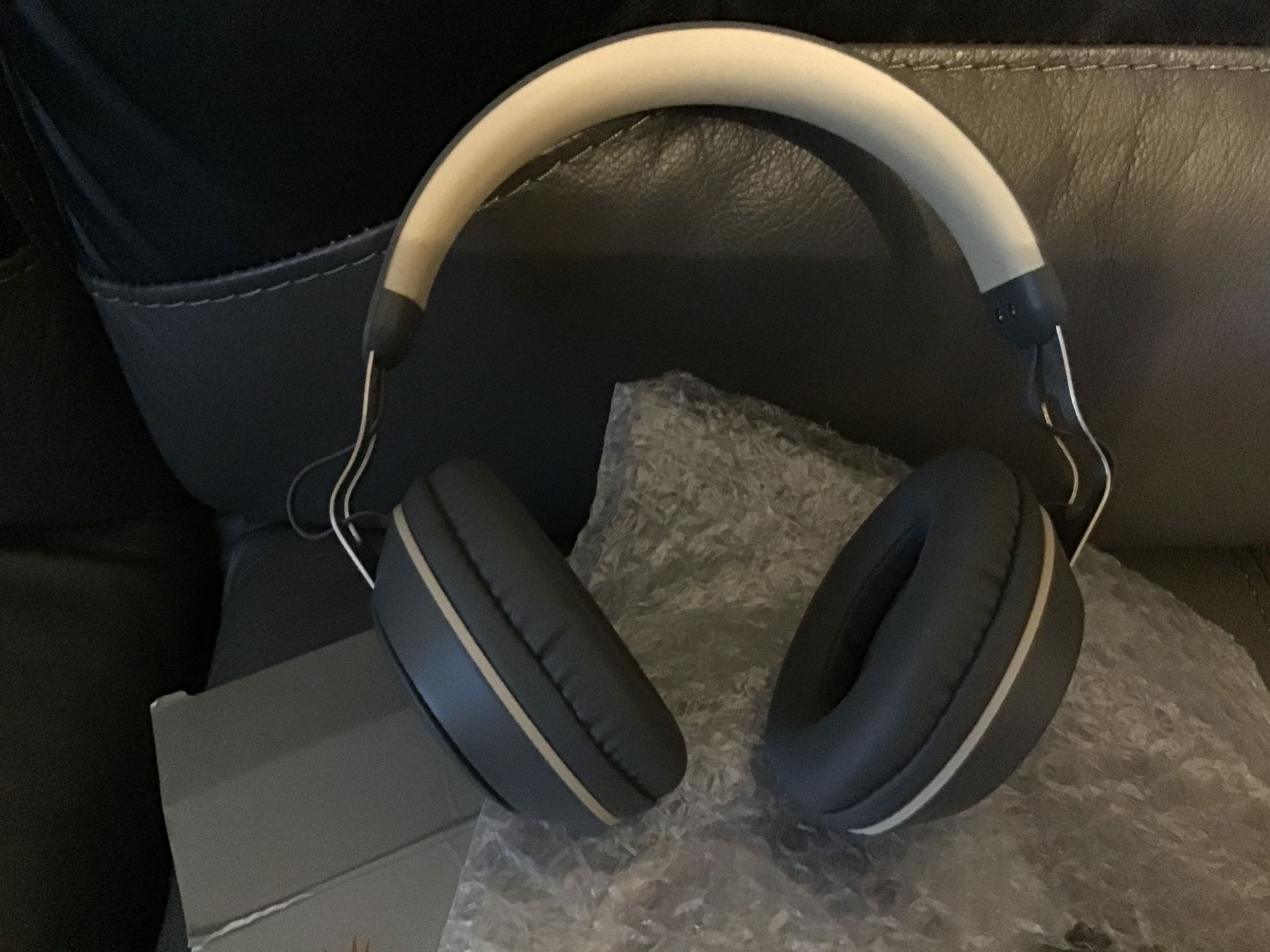 One Audio Wireless Bluetooth Headphones - Image 3 of 3