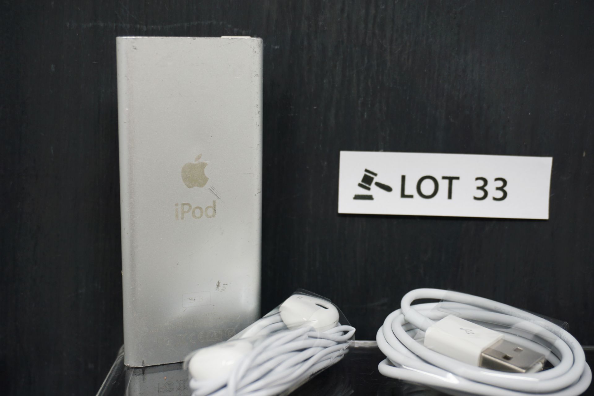 RRP £159.99 Apple iPod Nano 2nd Generation 2gb Silver - Image 2 of 2
