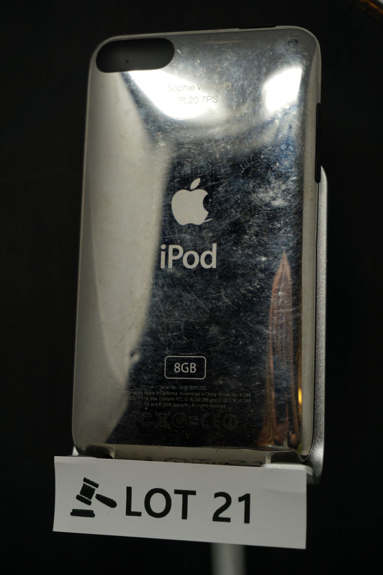 RRP £159.99 Apple iPod Touch 2nd Generation 8gb Black - Image 2 of 2