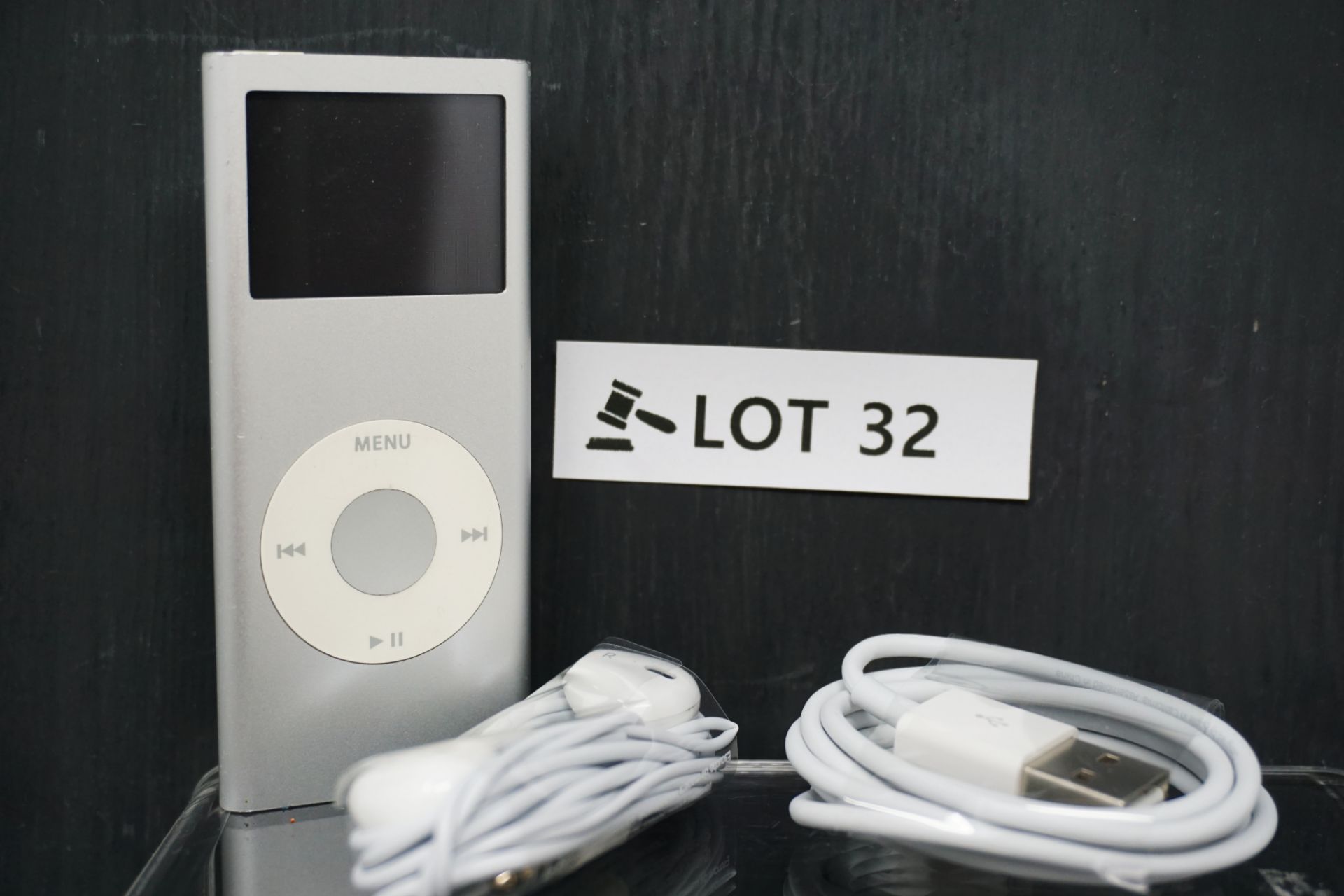 RRP £159.99 Apple iPod Nano 2nd Generation 2gb Silver