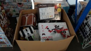 Contents Of Box Ð Mixed Menkind / Red5 Items To Inc Build A Brick Drone, 360 Spin Stunt Car &...
