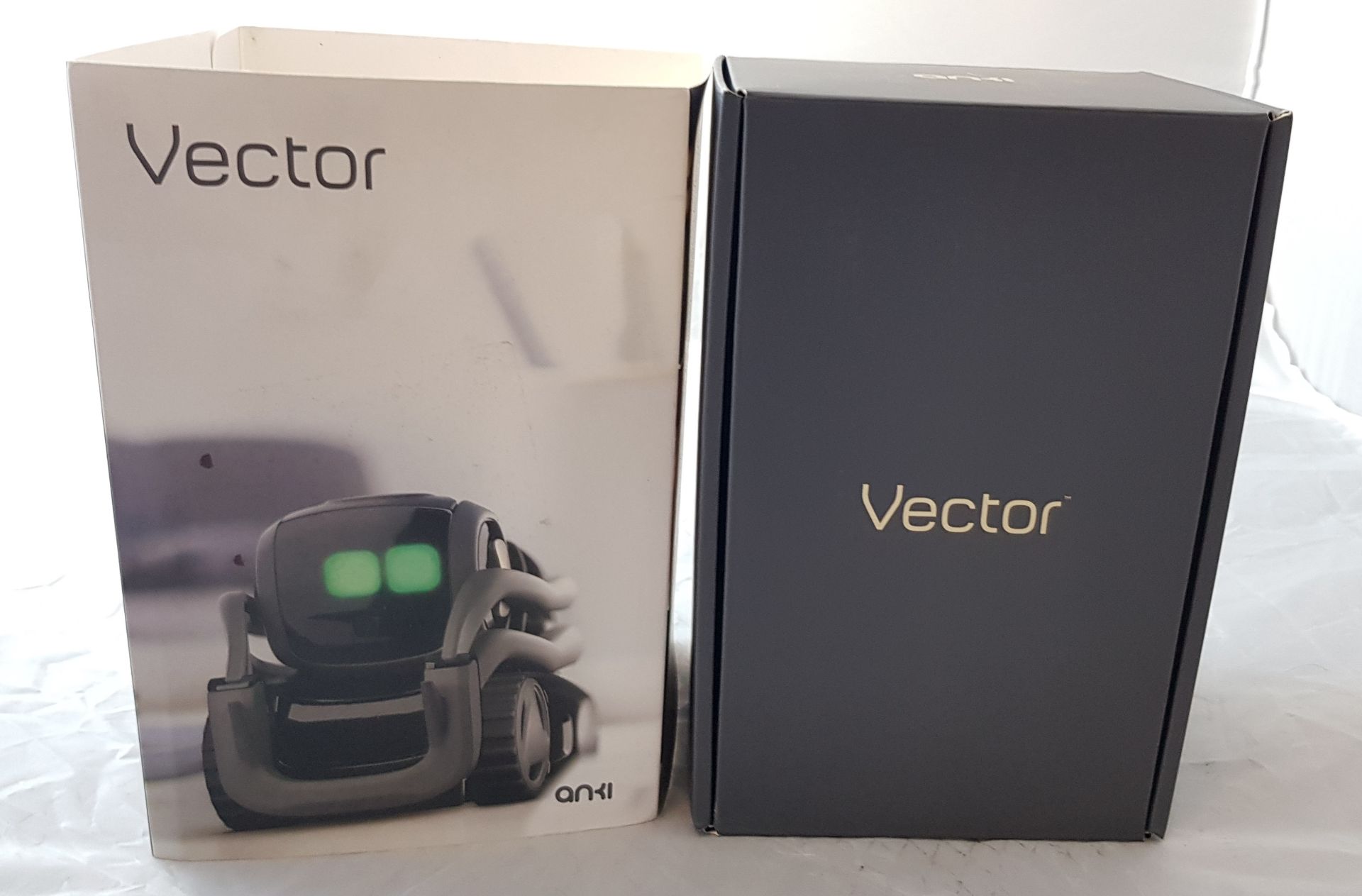 Anki Vector Interactive Camera Enabled Ai Robot (RRP £200) Cloud Connected, Self-Updating & S... - Image 6 of 11