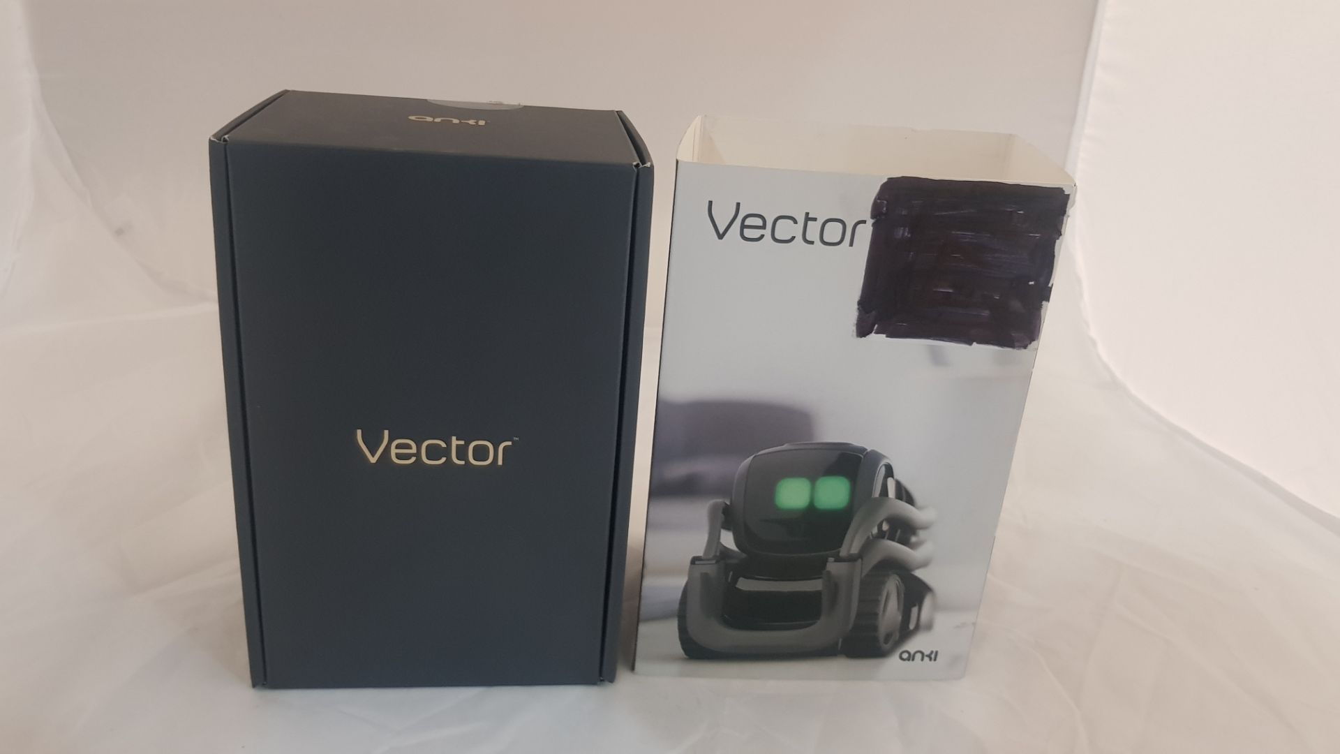 Anki Vector Interactive Camera Enabled Ai Robot (RRP £200) Cloud Connected, Self-Updating & S... - Image 6 of 8