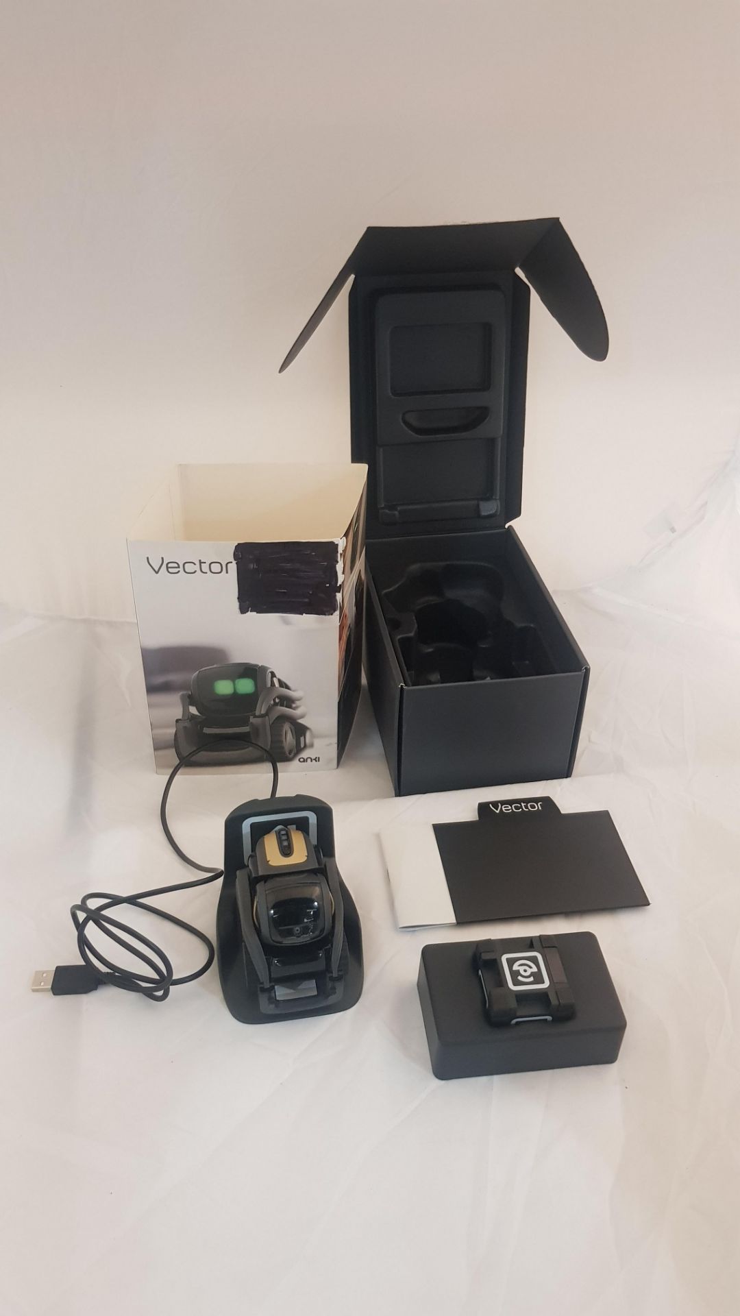 Anki Vector Interactive Camera Enabled Ai Robot (RRP £200) Cloud Connected, Self-Updating & S... - Image 7 of 8