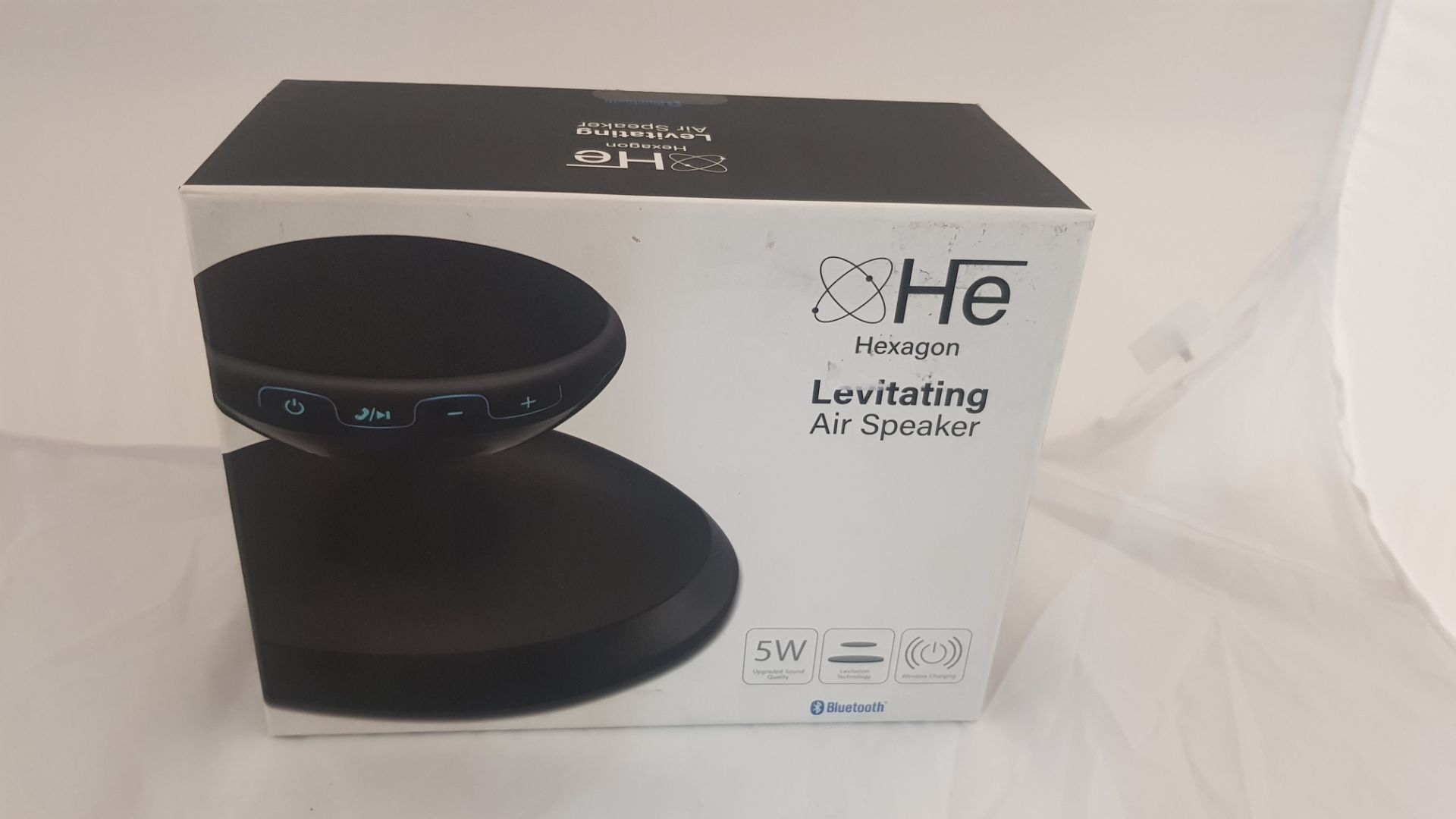 He Hexagon Levitating Air Speaker 5W. (RRP £99.99) Wireless Charging & Bluetooth. Tested - Ap... - Image 2 of 3