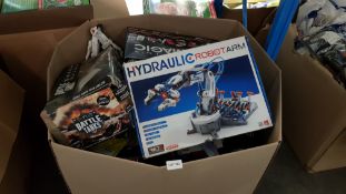 Contents Of Box Ð Mixed Red5 / Menkind Items To Inc Hydraulic Robot Arm, Battle Tanks, Marvin...