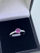 9ct hallmarked white gold pink sapphire ring