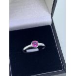 9ct hallmarked white gold pink sapphire ring
