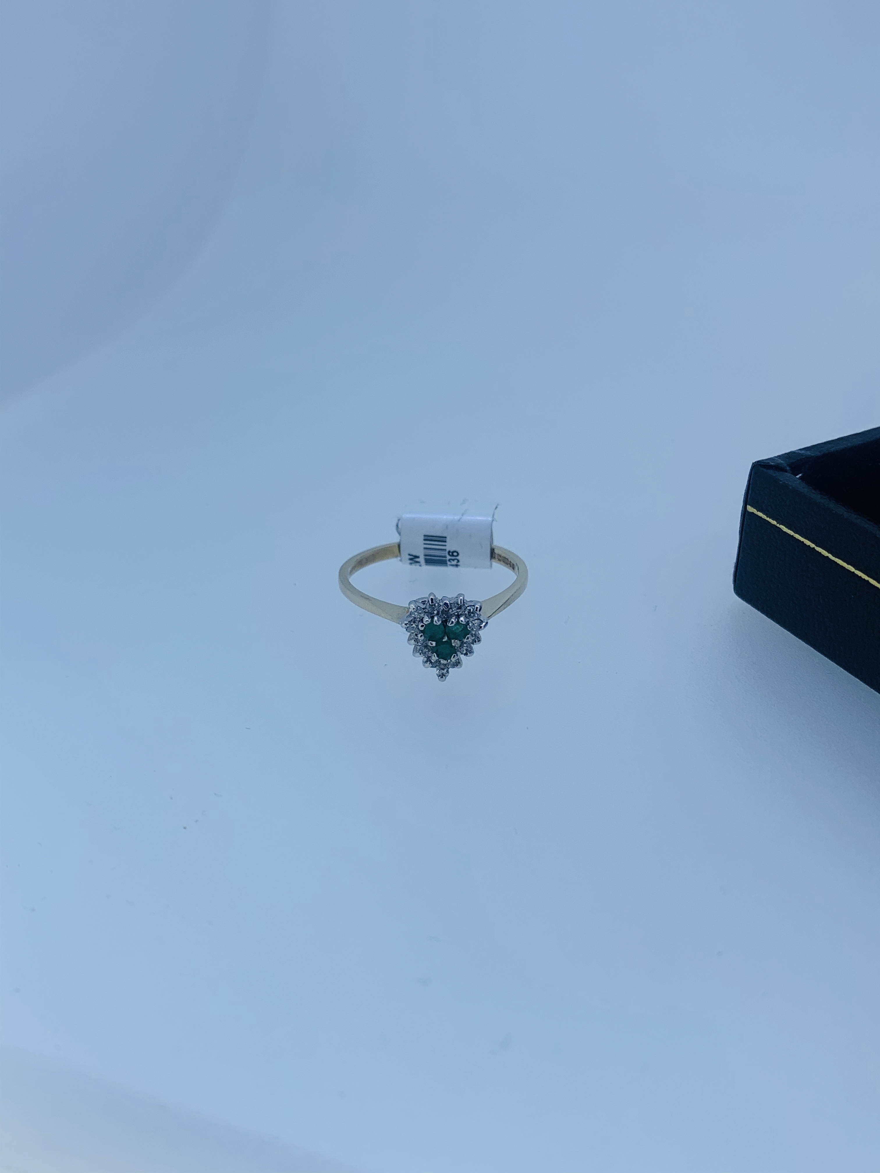 9ct yellow gold emerald and diamond ring - Image 3 of 4