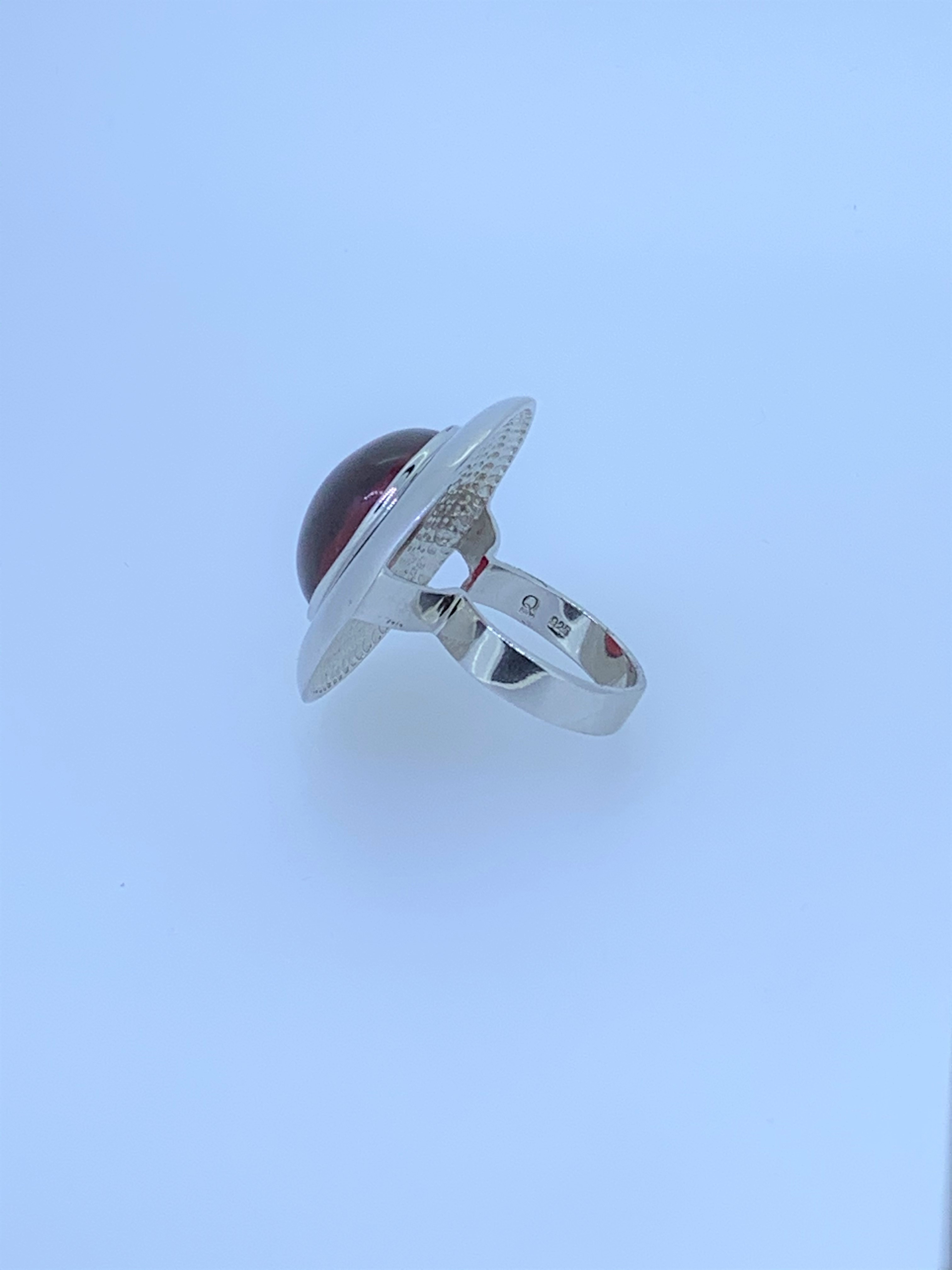 Silver and garnet bespoke ring - Image 4 of 6