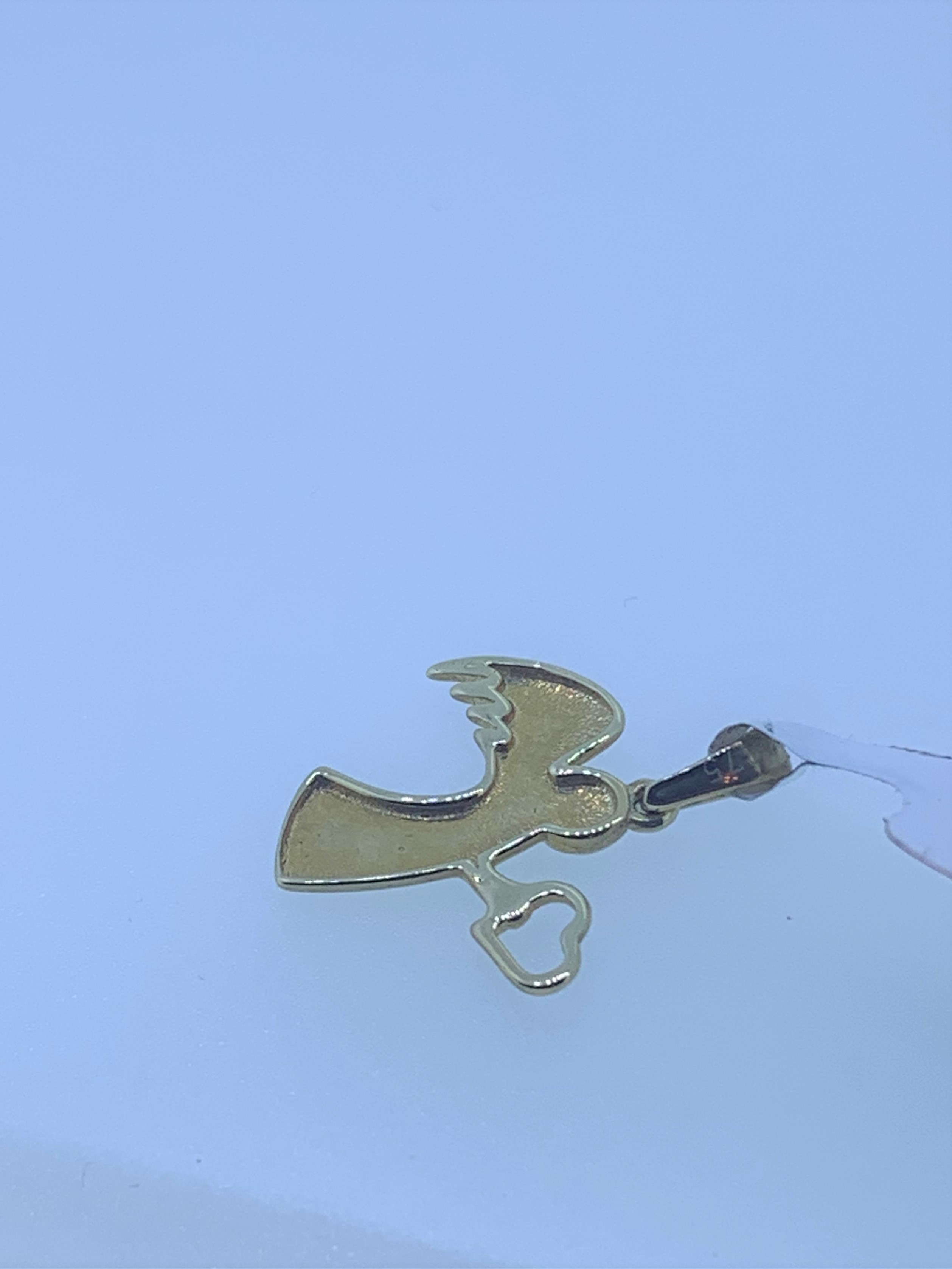 9ct yellow gold angel pendant - Image 3 of 3