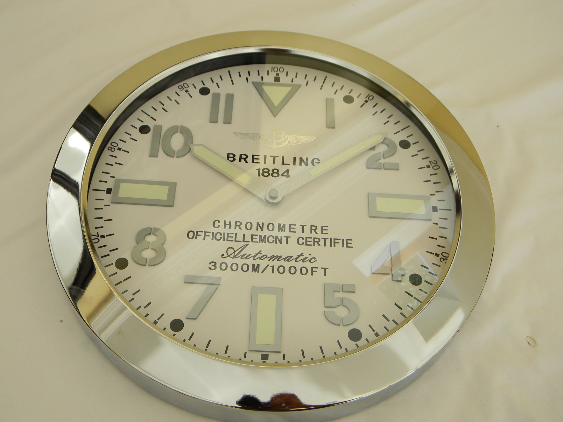 34 cm Silver body White Dial watch design