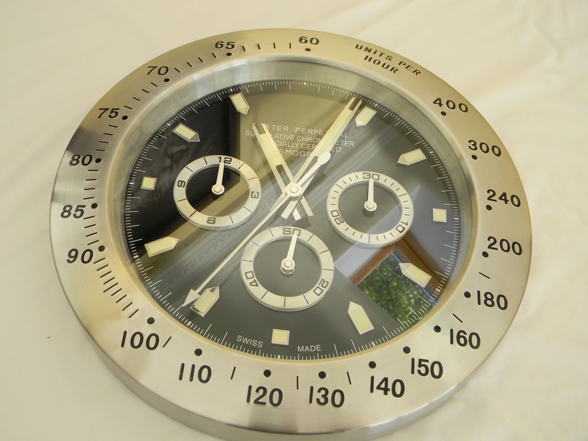 40 cm Wall Clock Silver Body Black Dial watch design