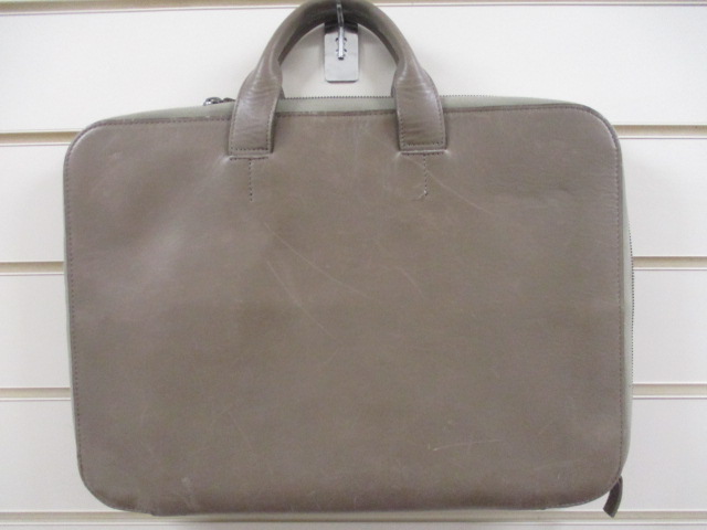 This is Ground laptop / folio Bag - Image 5 of 8