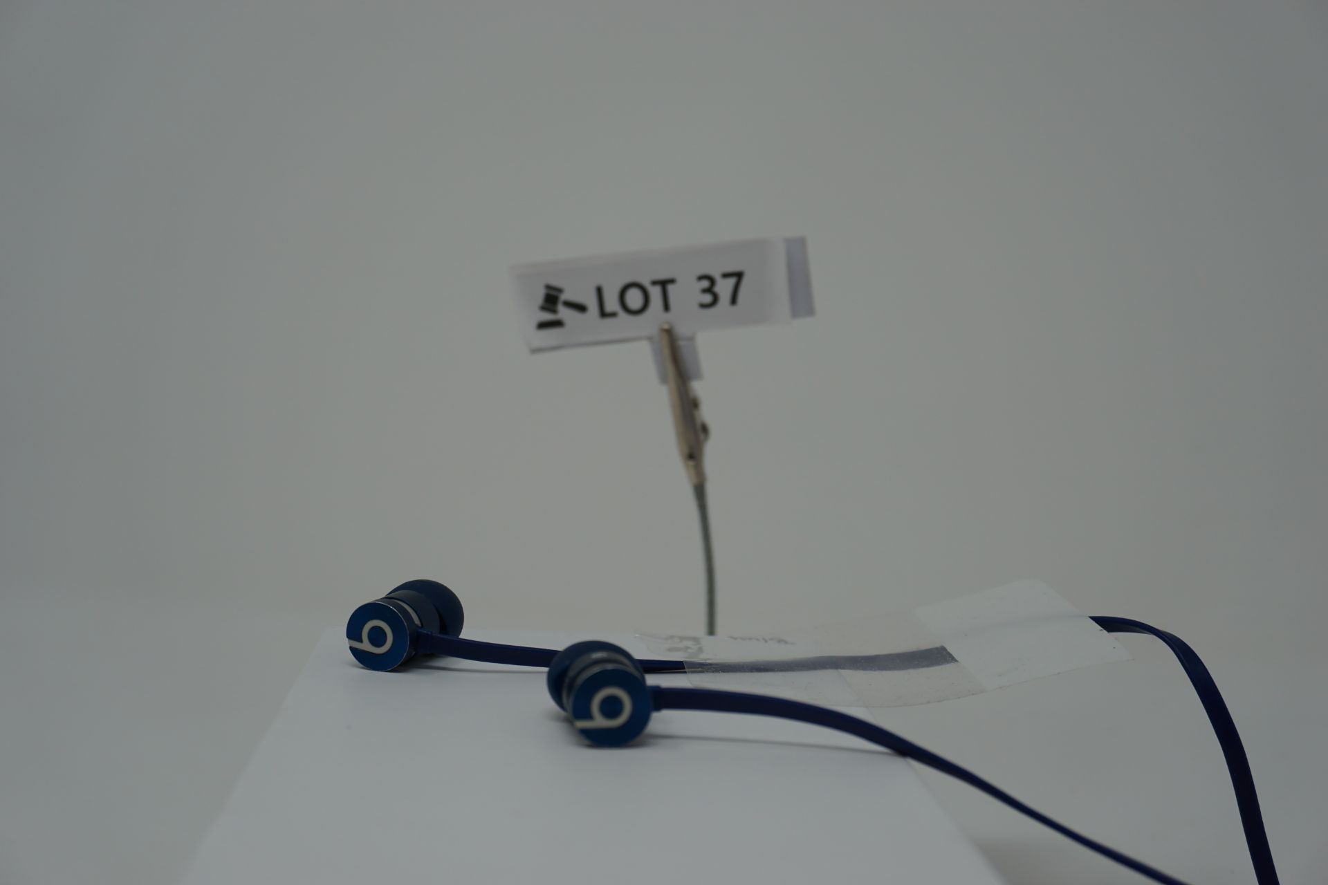 rrp £59.99 beats ur wired earphones in-ear -blue - Image 2 of 2