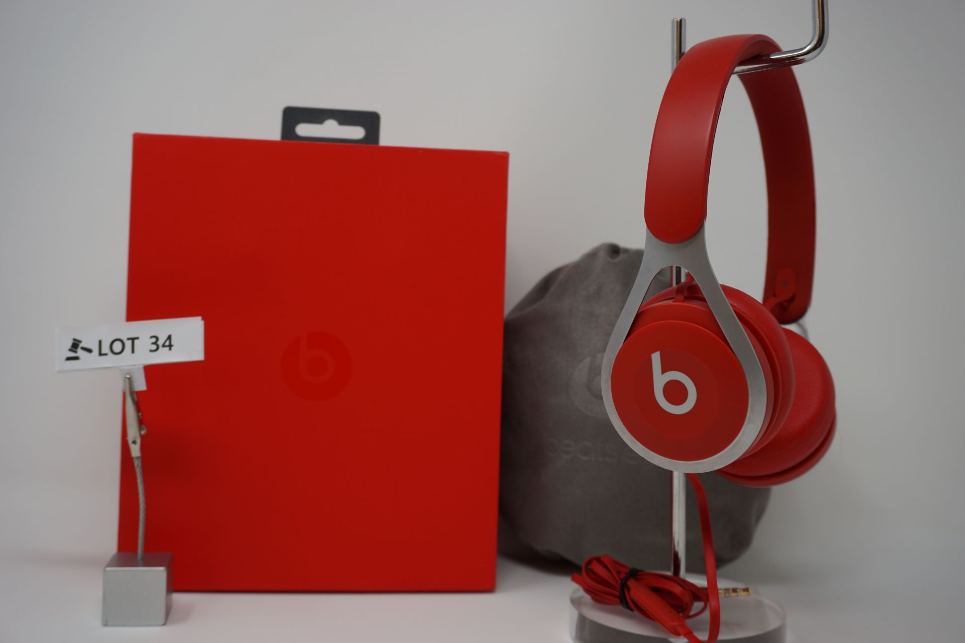 rrp £89.99 beats ep on-ear headphones-red - Image 2 of 2
