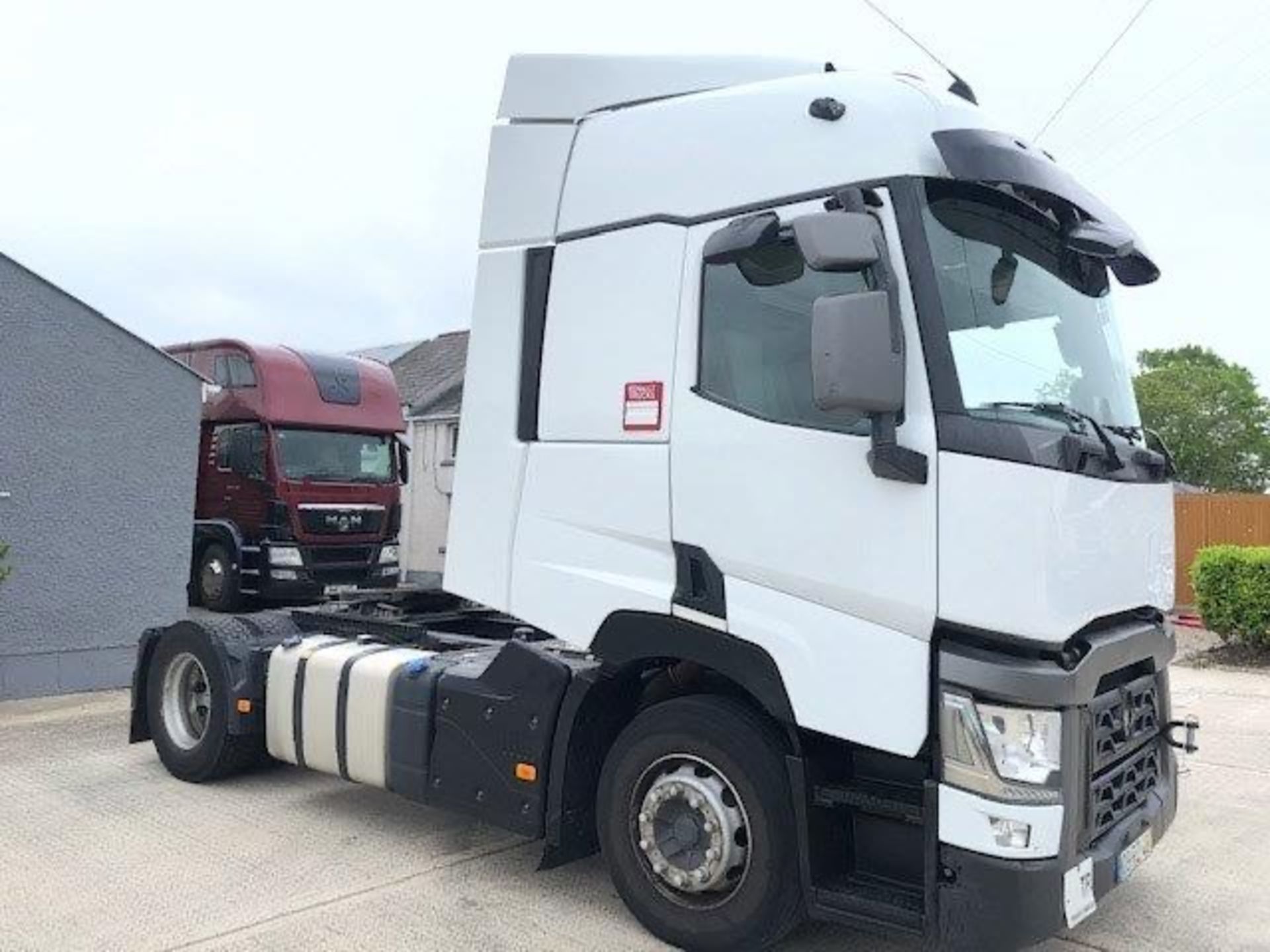 2016 Renault T 460 Left Hand Drive