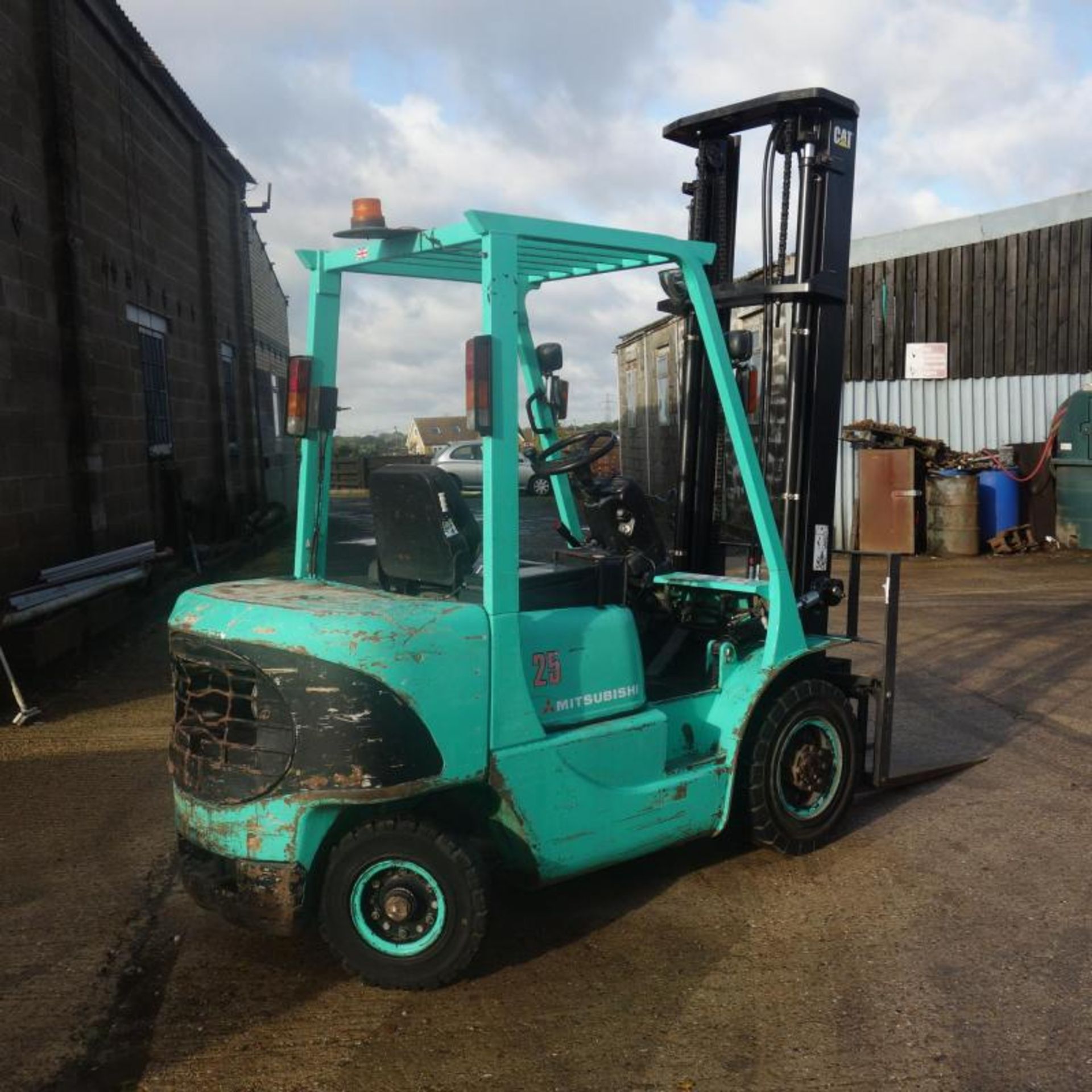 Mitsubishi FD25K Forklift - Image 3 of 7