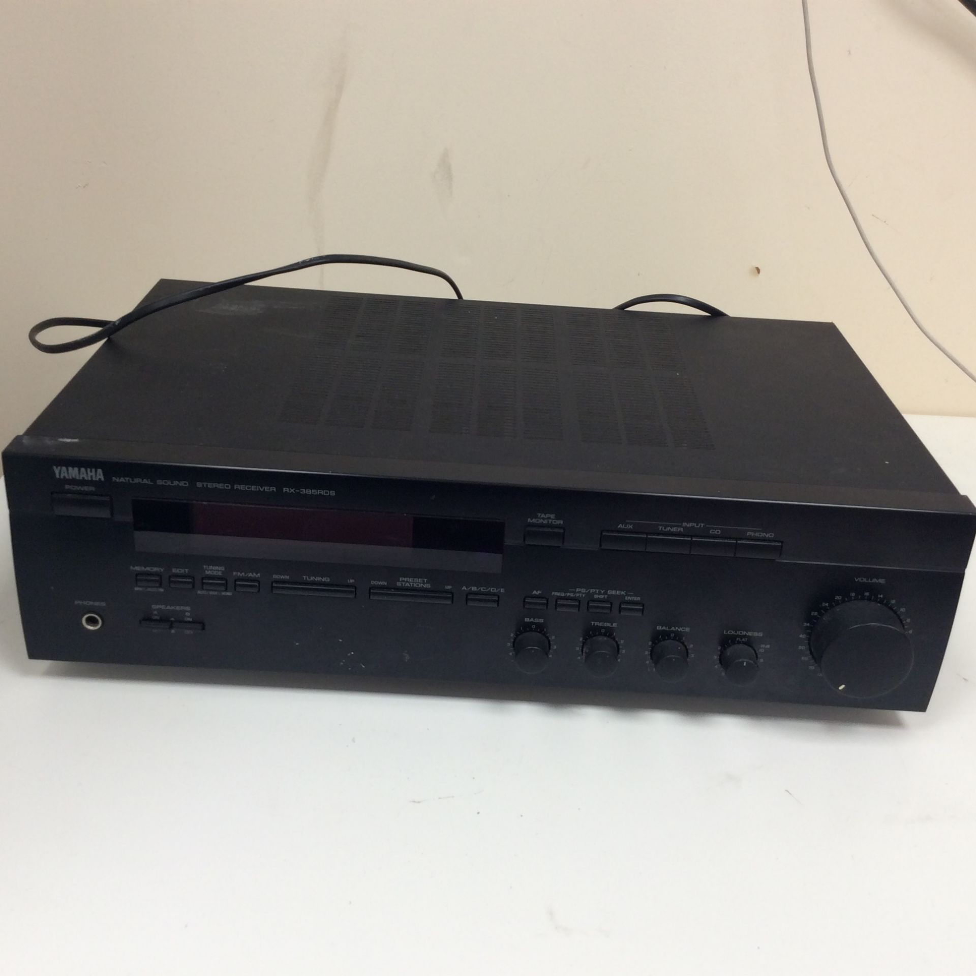 Yamaha natural sound stereo reciver - model rx-385rds