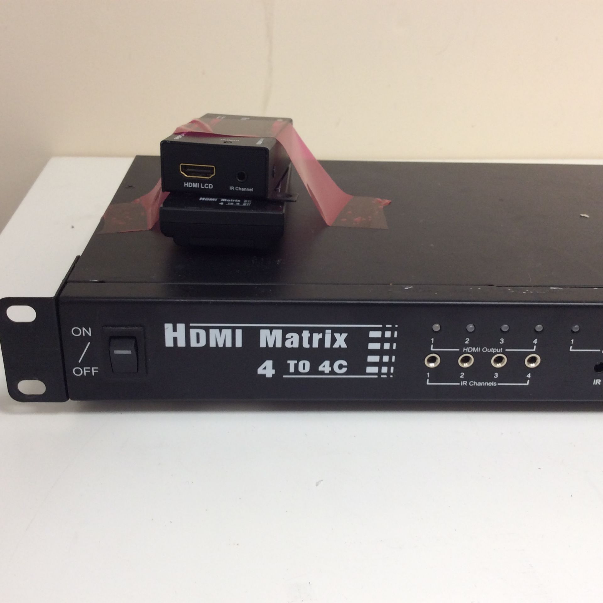 Hdmi matrix switch 4 to 4c - Image 2 of 4