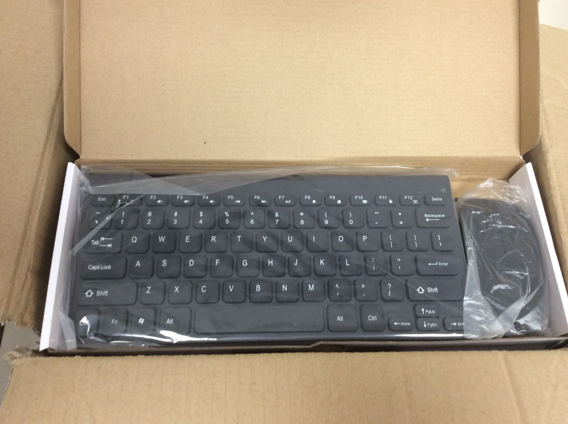 13x keyboard and mouse sets - Image 2 of 2