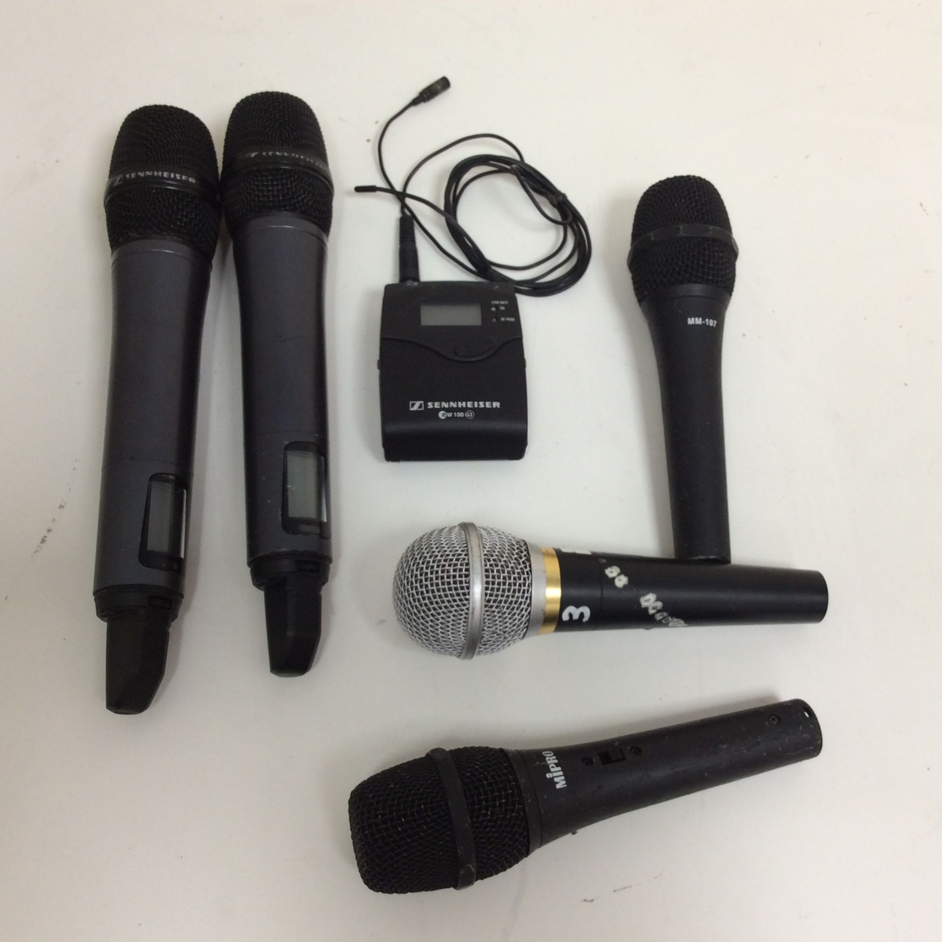 Joblot of microphones to include mipro and sennheiser