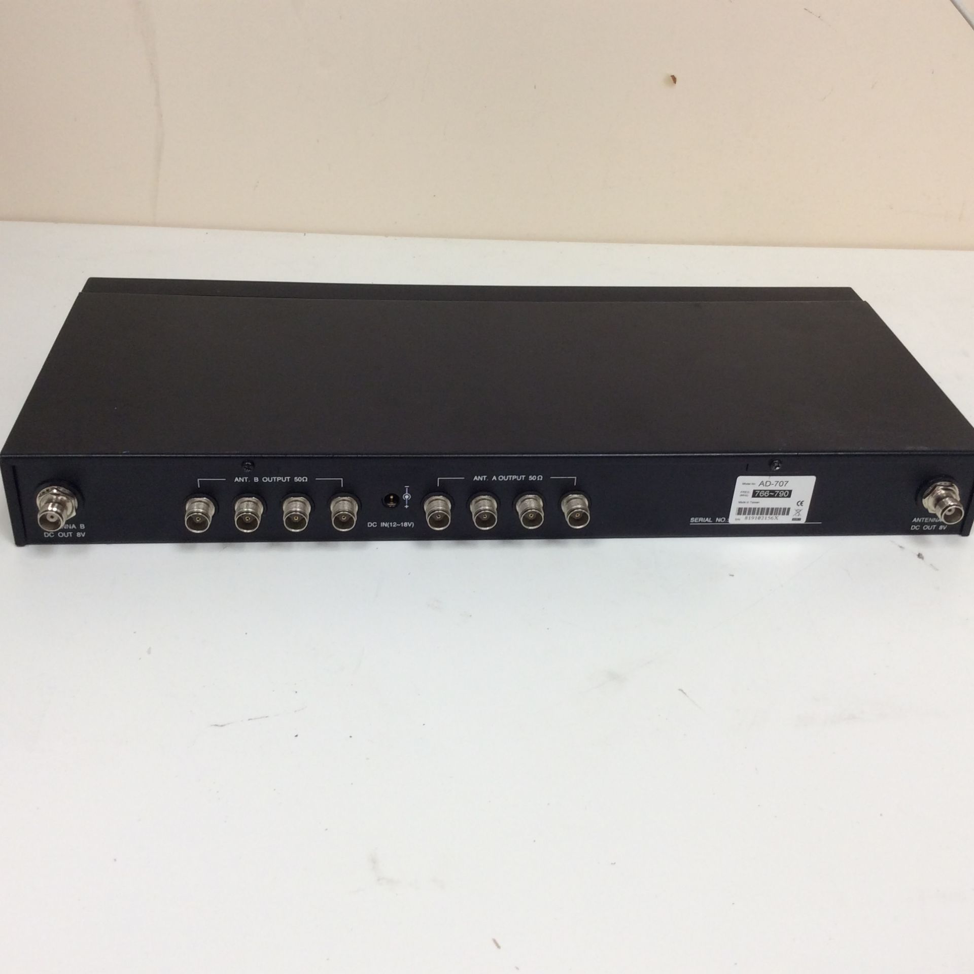 Mipro ad-707 uhf 4 channel antenna divider - Image 4 of 4