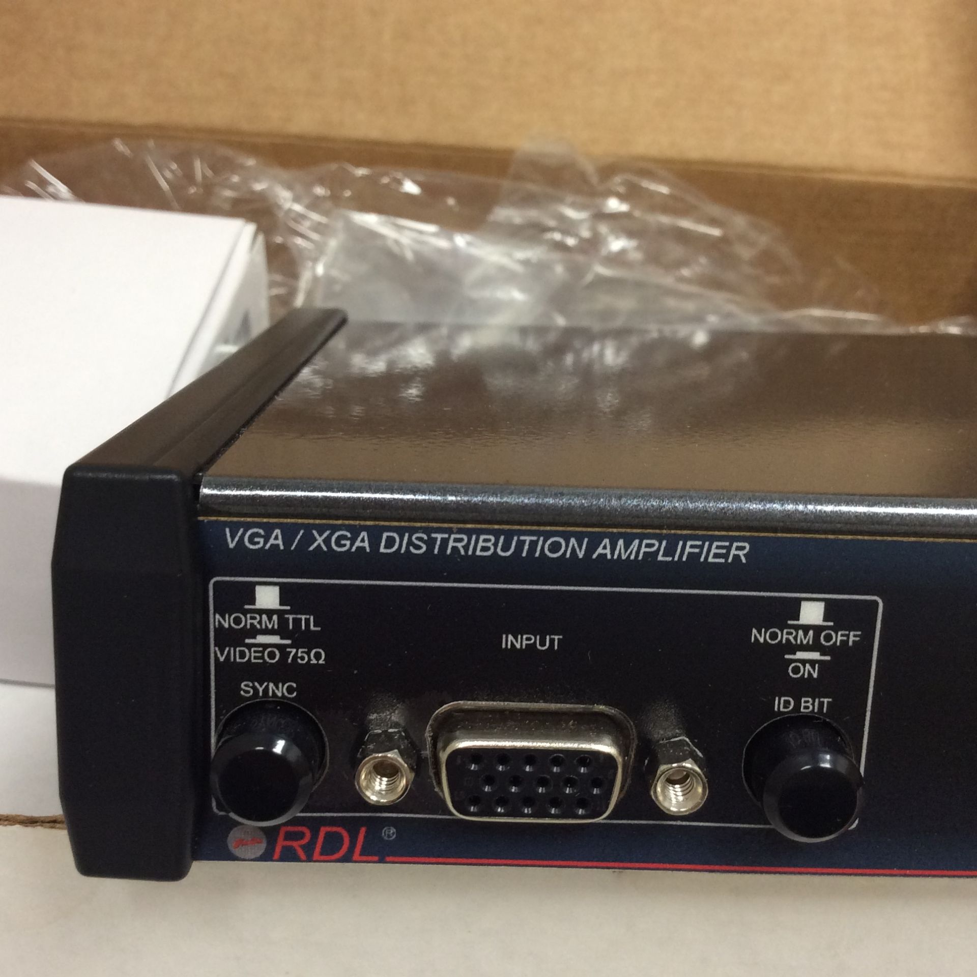 Rdl ez-vmd4x vga/xga distribution amplifier (boxed) - Image 3 of 4