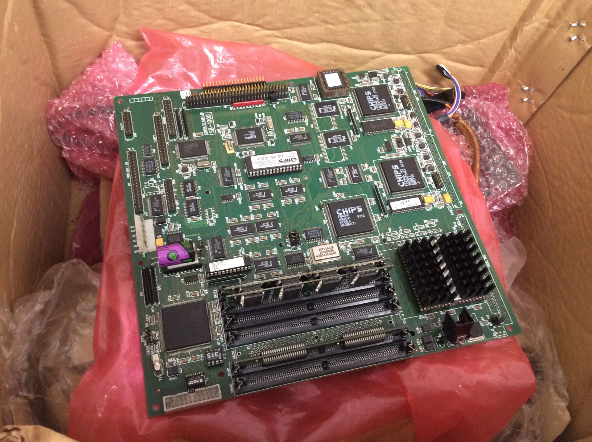 Box of various motherboards and audio / dj equipment inc: dd124, sb1000, sb500, ct-rt-120a/a etc - Image 5 of 5