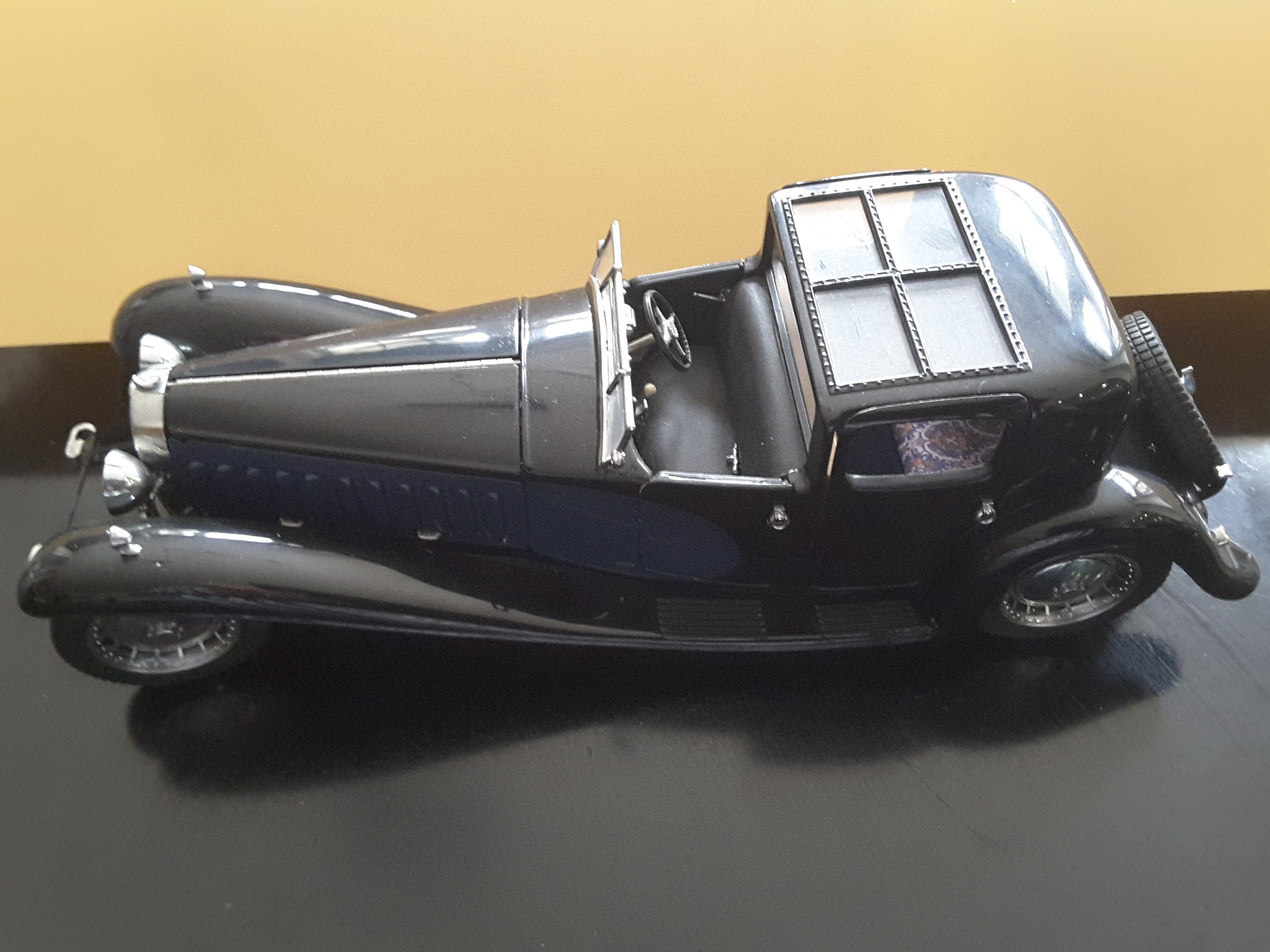 Franklin Mint Diecast 1930 Bugatti Royale Coupe Napoleon - Image 5 of 6