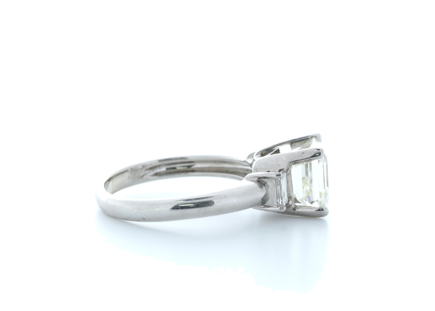 18ct White Gold Three Stone Claw Set Diamond Ring 3.11 Carats - Image 4 of 5